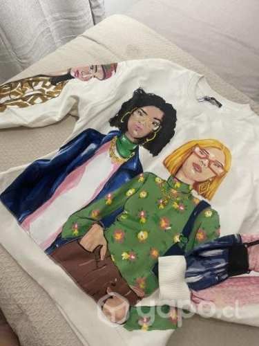 Poleron con diseño marca Zara