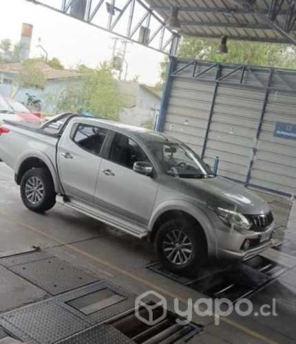 Vendo L200 full cuero