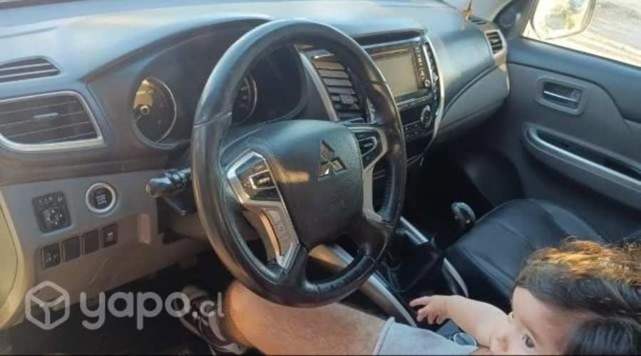 Vendo L200 full cuero