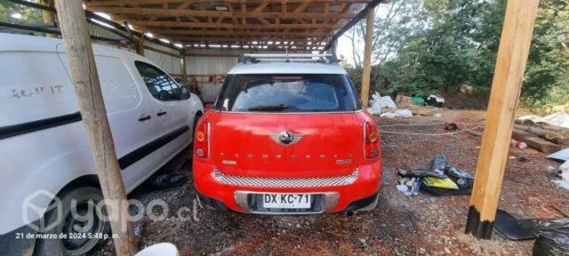 MINI COUNTRYMAN 2012 andando con detalles