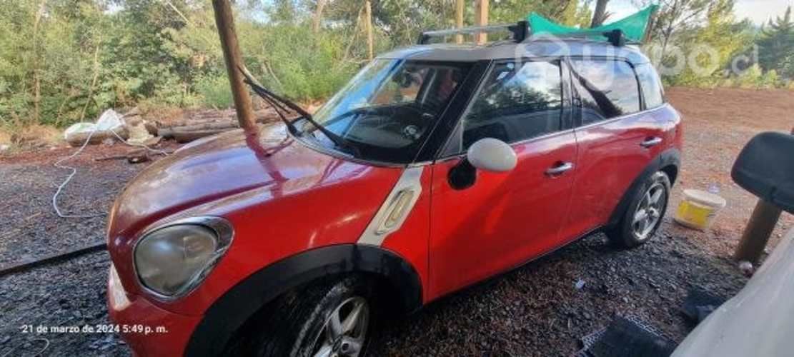 MINI COUNTRYMAN 2012 andando con detalles