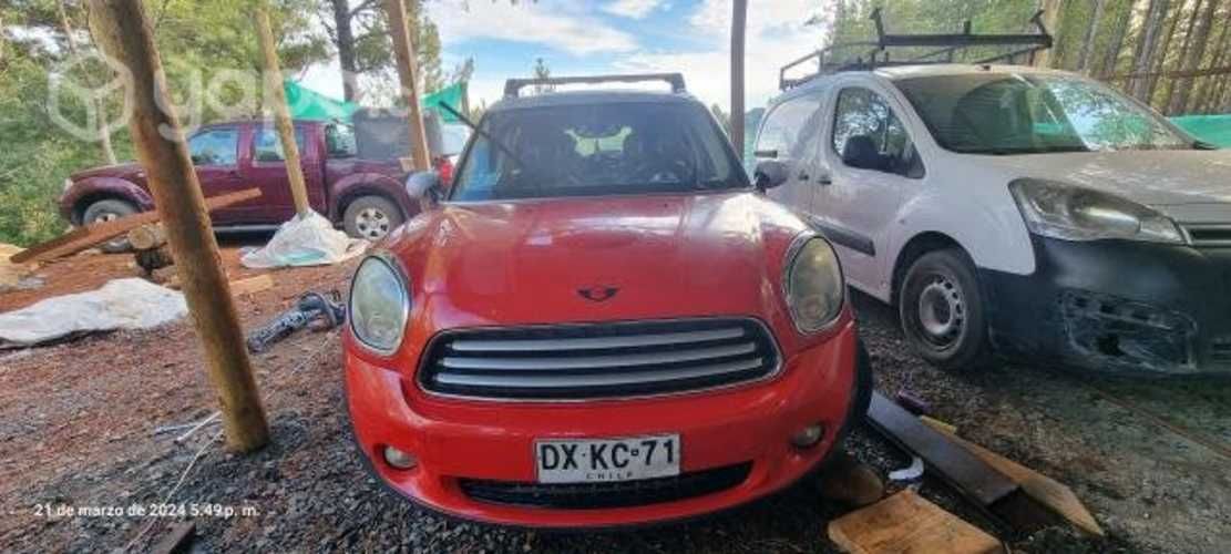 MINI COUNTRYMAN 2012 andando con detalles