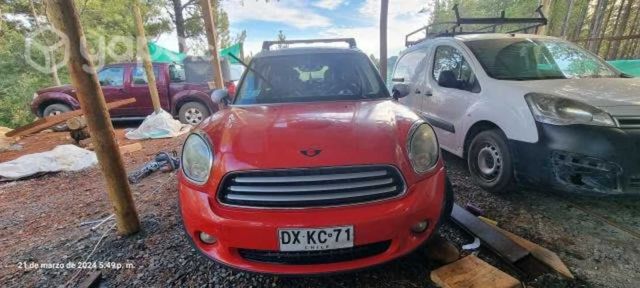 MINI COUNTRYMAN 2012 andando con detalles