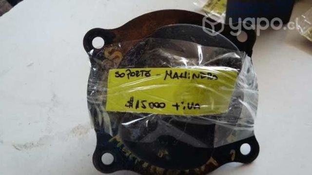 Soporte motor izquierdo Mahindra