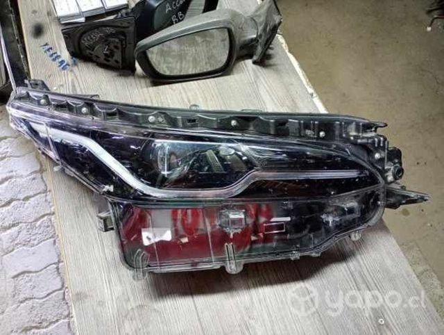 Óptico derecho Original Toyota Fortuner 2022