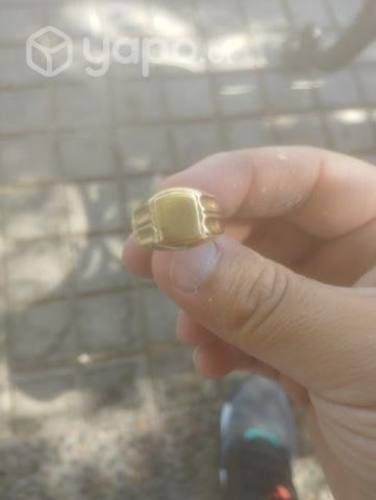 Anillo de oro 18k