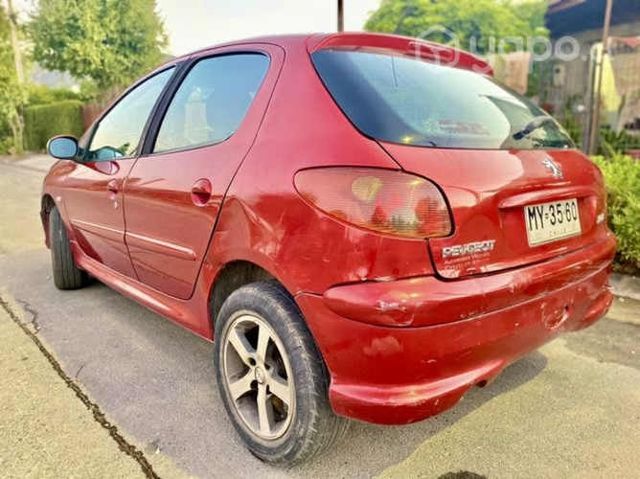 Se vende PEUGOUT 206 XLINE 1.6 por renovación
