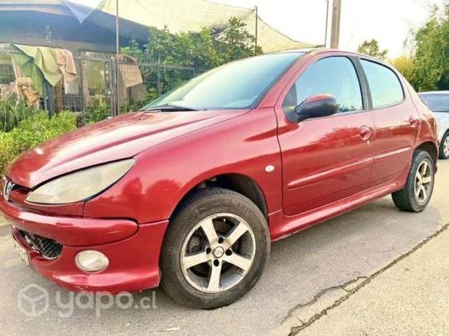 Se vende PEUGOUT 206 XLINE 1.6 por renovación
