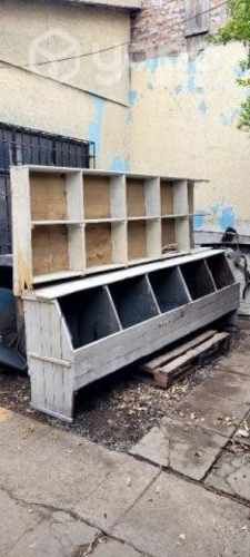 Mueble de emporio antiguo