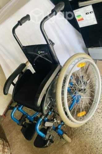 Silla de ruedas pediátrica