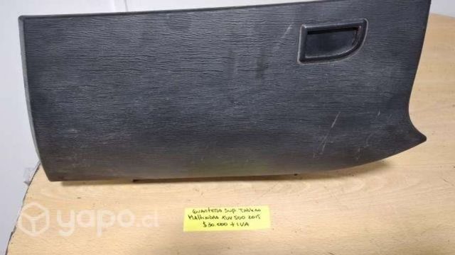 Guantera superior tablero Mahindra XUV 500 2015