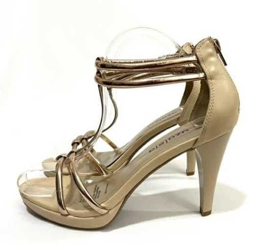 Chala Sintética Marca Azaleia N*38 Beige Y Dorada