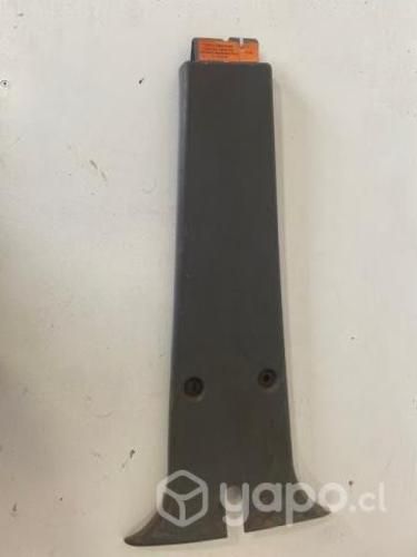 Tapiz cubre pilar central der inf Mahindr 2016