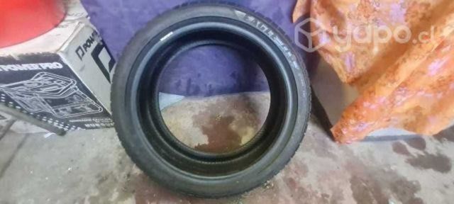 Neumatico 245/35 r18
