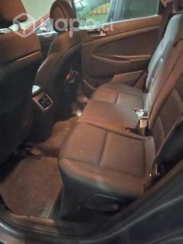 Hyundai Tucson 2.0 GL Manual Advance Nav