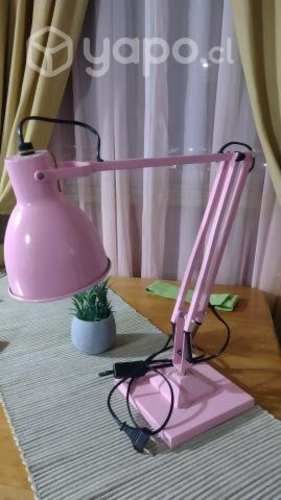 Lámpara rosada de escritorio