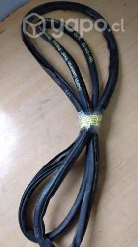 Goma contorno pilar pta tras der XUV500 2015