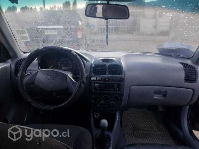 Hyundai accent 2005
