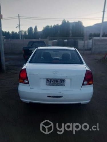 Hyundai accent 2005