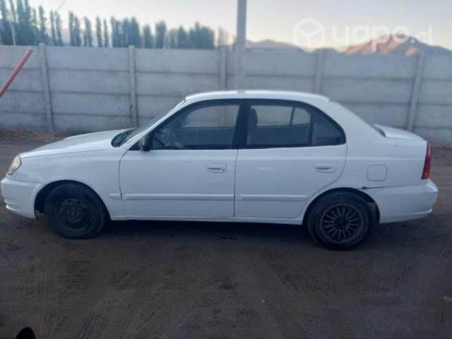 Hyundai accent 2005