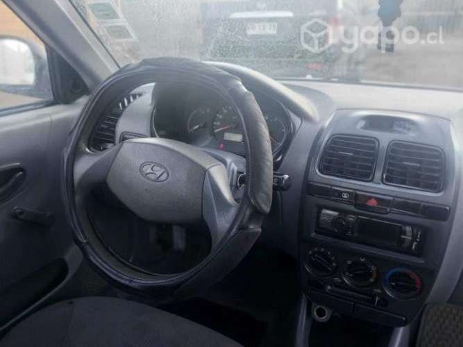 Hyundai accent 2005