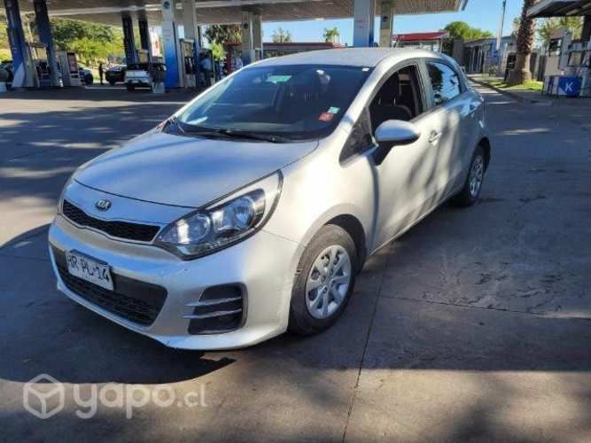 Kia rio5 buen estado 2016