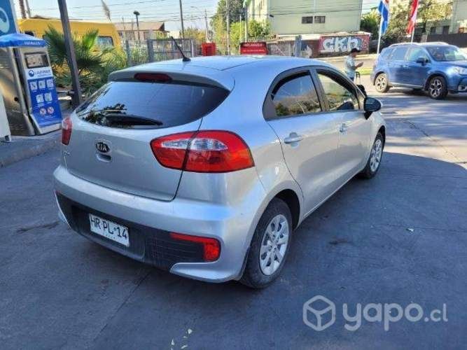 Kia rio5 buen estado 2016