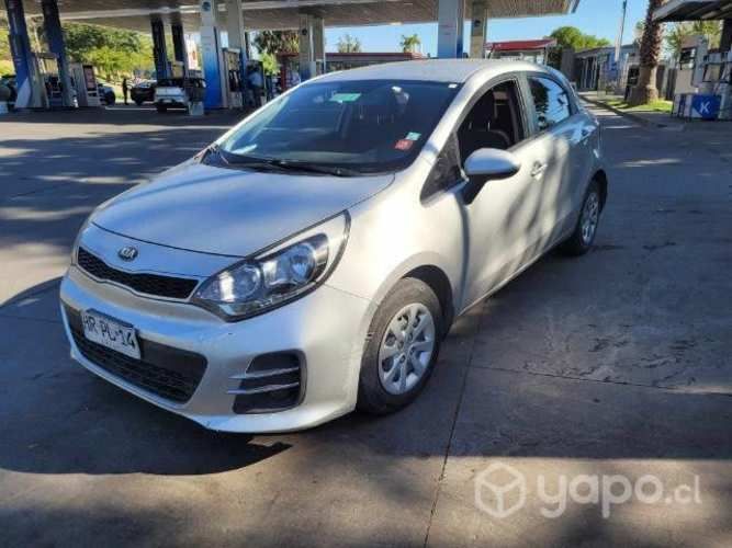 Kia rio5 buen estado 2016