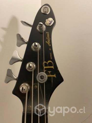 BAJO 4 CUERDAS MARCA ARIA PRO II + Amplificador