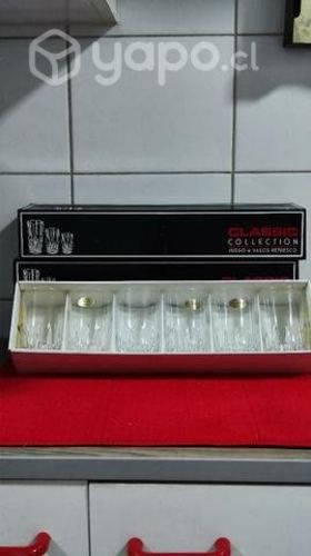 Vesos de jugo pequeños normales.