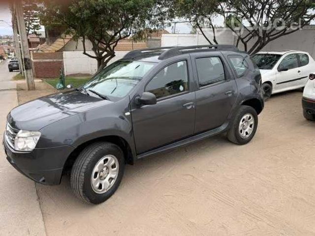 RENAULT DUSTER Buen estado Llamar