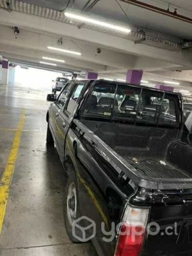 Nissan Terrano 2.4 año 2012