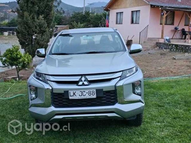 Mitsubishi l200 2019