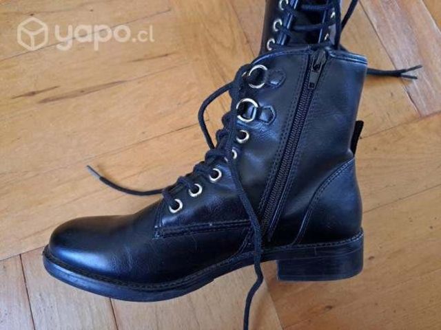 Botines y Mules marca Bata