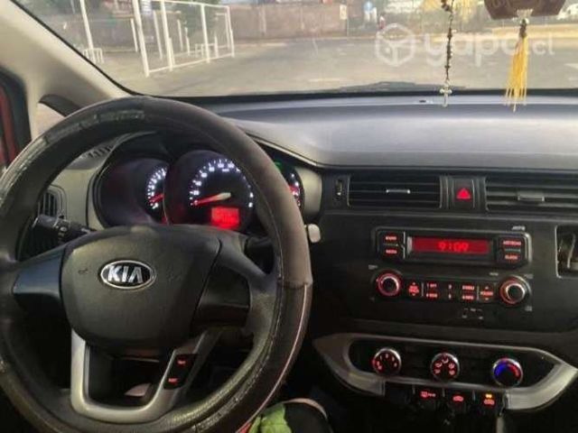 Kia río 4