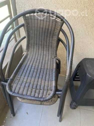 Sillas de terraza + mesa de vidrio