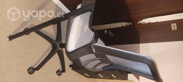 Escritorio de vidrio + silla de escritorio