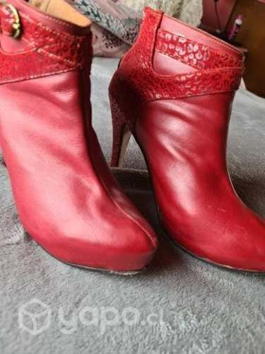 Botín Rojo de Cuero talla 40