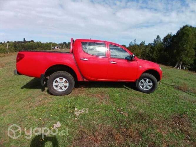 Mitsubishi l200 2014