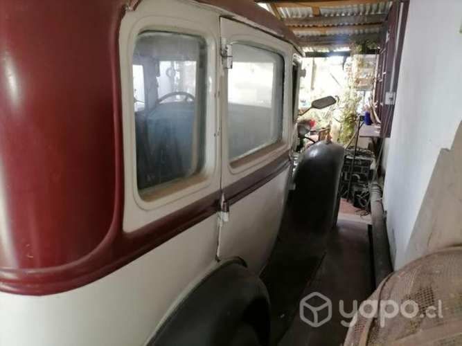 Auto antiguo Ford A año 1930