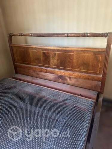 Cama antigua con somier plaza y media
