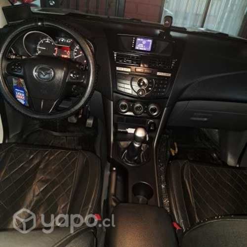 Se vende mazda impecable