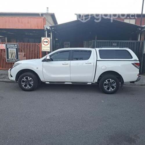 Se vende mazda impecable