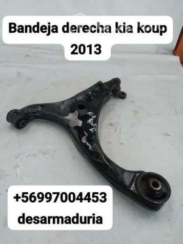 Bandeja derecha Kia koup año 2013