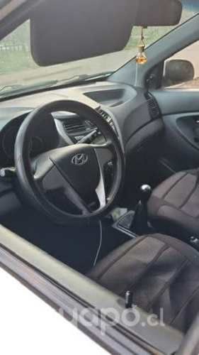 Se vende hyundai eon 2014