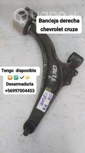 Bandeja derecha Chevrolet cruce desarmaduría