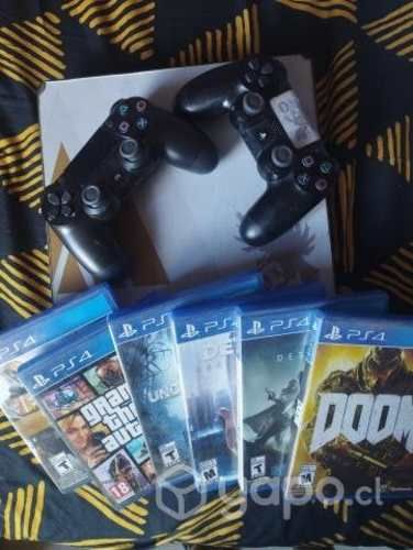 PS4 slim + 6 juegos + 2 controles
