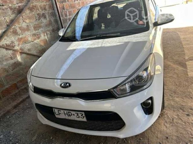 Kia rio 5 2019 blanco invierno
