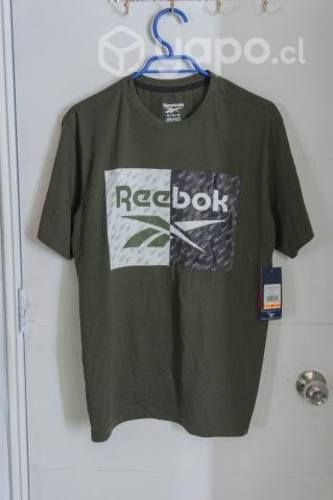 Polera Reebok Verde nueva