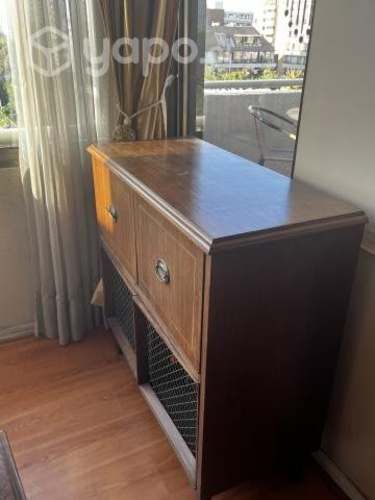 Mueble bar ; antiguo tocadisco